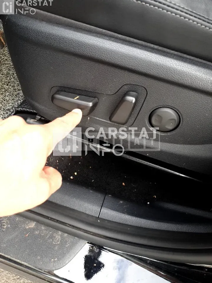 Photo 2 of 29: 2019 Hyundai Santa Fe, VIN KMHS381ABKU166705 — Korean insurance auction
