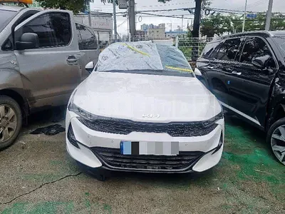 Photo 1 of 12: 2021 Kia K5 — Korean insurance auction