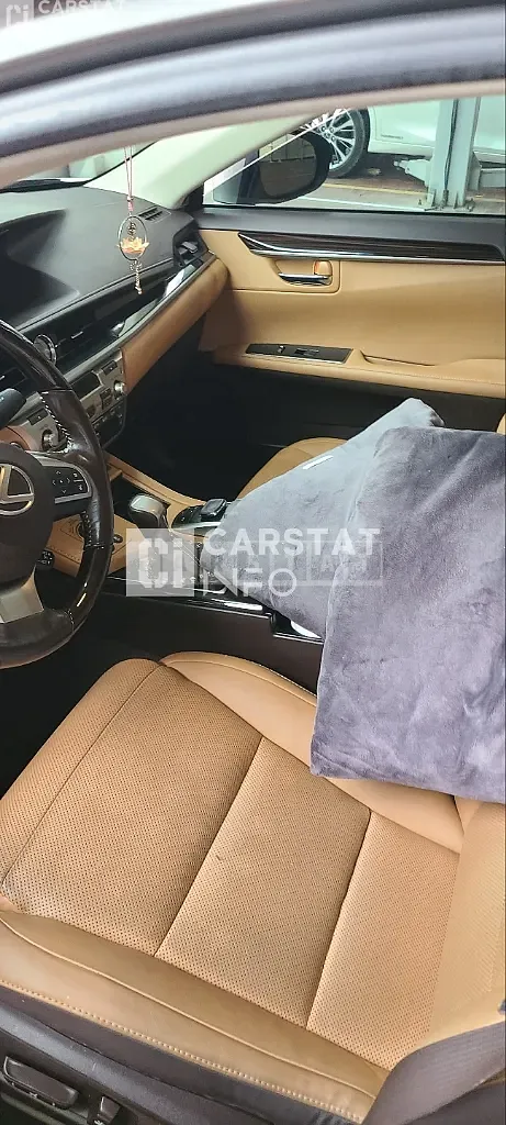 Photo 2 of 36: 2017 Lexus ES300h, VIN JTHBW1GG1H2158670 — Korean insurance auction