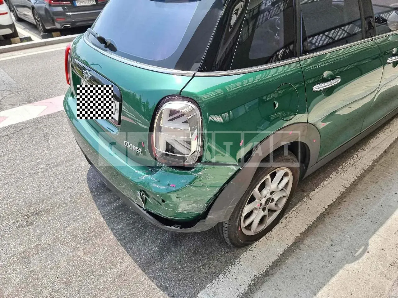 Photo 2 of 19: 2021 MINI Cooper 5DOOR, VIN WMWXV7109M2N93792 — Korean insurance auction