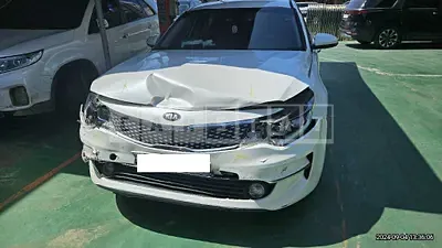 Photo 1 of 22: 2018 Kia K5 — Korean insurance auction