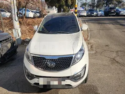 Photo 1 of 33: 2014 Kia Sportage R — Korean insurance auction