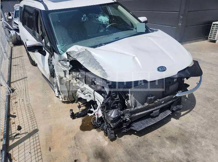 Photo 2 of 6: 2020 Kia Carnival 2.2 — Korean insurance auction