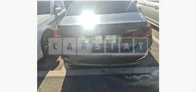 Photo 1 of 33: 2021 BMW 320i — Korean insurance auction