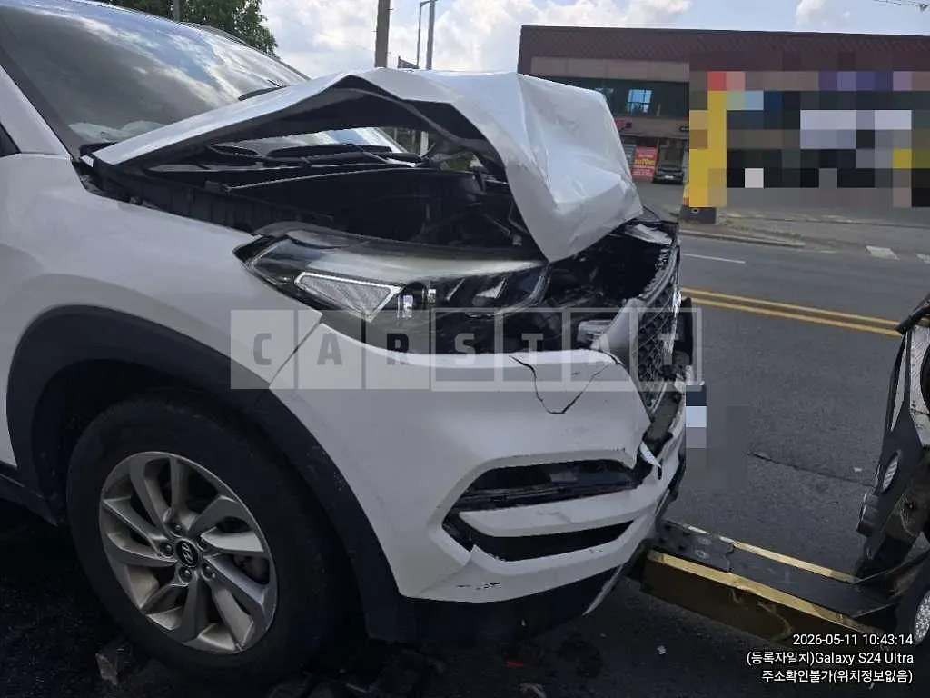Photo 2 of 8: 2017 Hyundai Tucson TL — Korean insurance auction