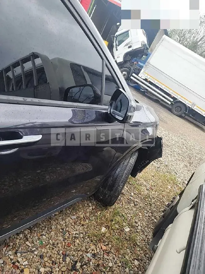 Photo 2 of 15: 2021 Kia Carnivals — Korean insurance auction