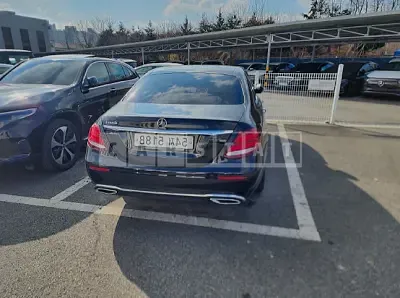 Photo 1 of 9: 2017 Mercedes-Benz E220d, VIN WDDZF0EB5HA114264 — Korean insurance auction