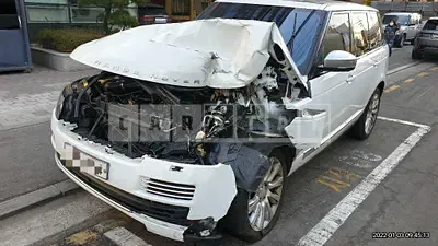 Photo 1 of 5: 2017 Land Rover Range Rover 5.0SC, VIN SALGA2FE7HA376591 — Korean insurance auction