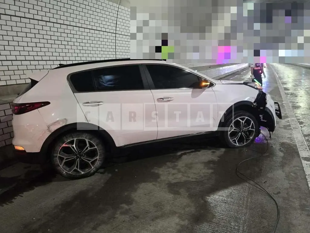Photo 2 of 13: 2019 Kia Sportage — Korean insurance auction