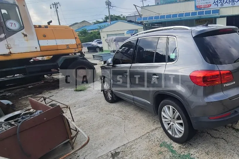 Photo 2 of 50: 2016 Volkswagen Tiguan 2.0 TDI BMT, VIN WVGZZZ5NZGW004473 — Korean insurance auction