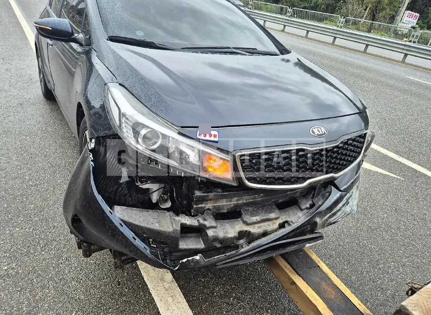 Photo 2 of 24: 2017 Kia Kz — Korean insurance auction