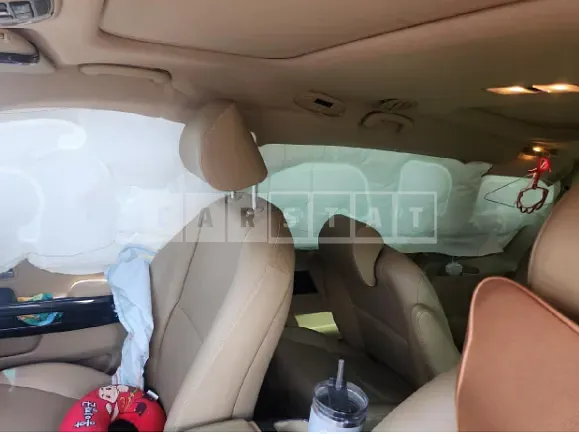 Photo 2 of 10: 2015 Kia Carnival, VIN KNAMC81ABFS060839 — Korean insurance auction