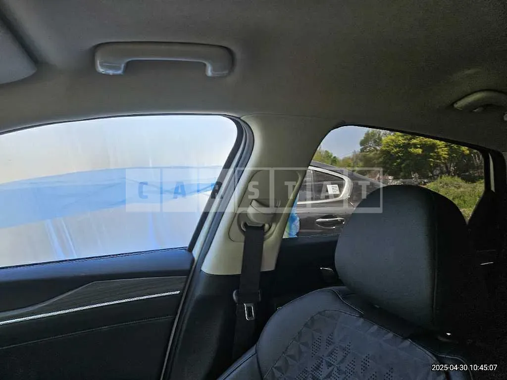 Photo 2 of 30: 2024 Kia K5 Hybrid — Korean insurance auction