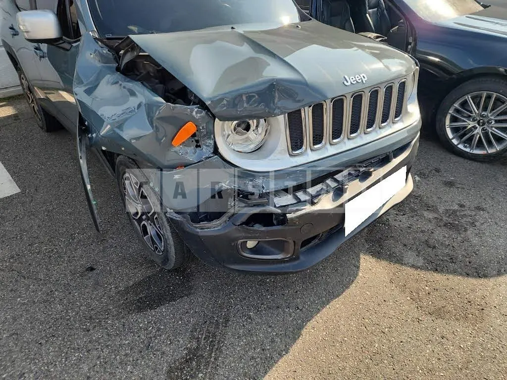 Photo 2 of 18: 2018 Jeep Zip Renegade, VIN 1C4BU0000JPH53548 — Korean insurance auction
