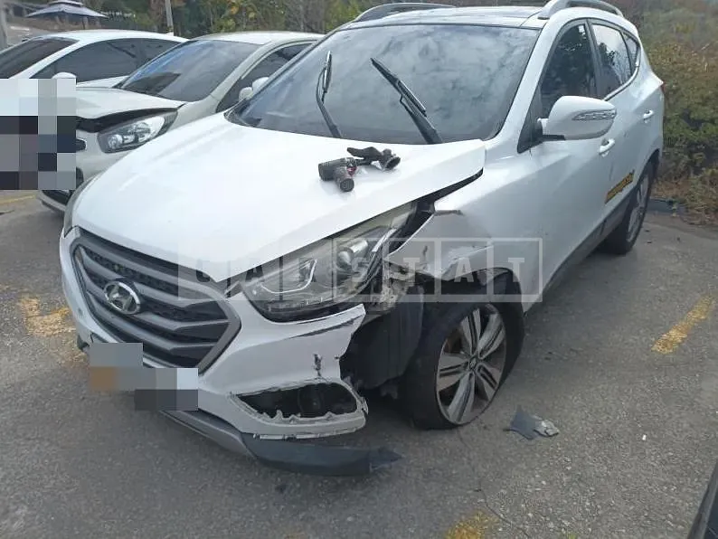 Photo 2 of 10: 2014 Hyundai Tucson ix — Korean insurance auction