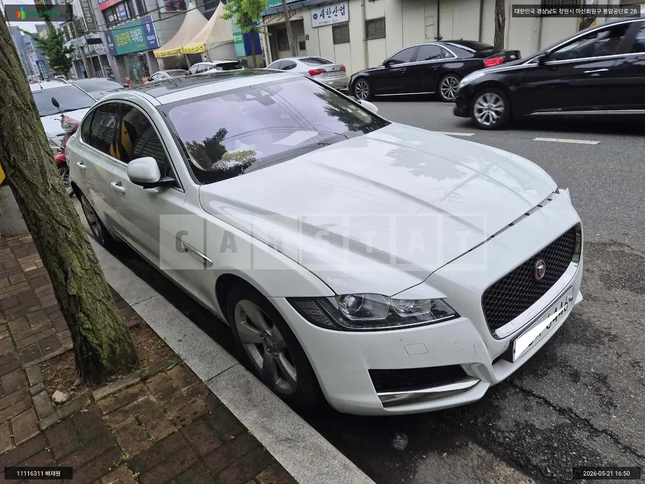 Photo 2 of 17: 2017 Jaguar XF 20d, VIN SAJBA4BN9HCY41381 — Korean insurance auction