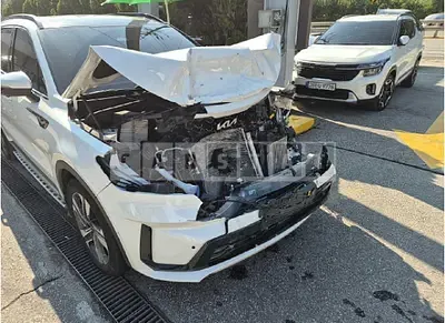 Photo 1 of 13: 2023 Kia Sorento — Korean insurance auction