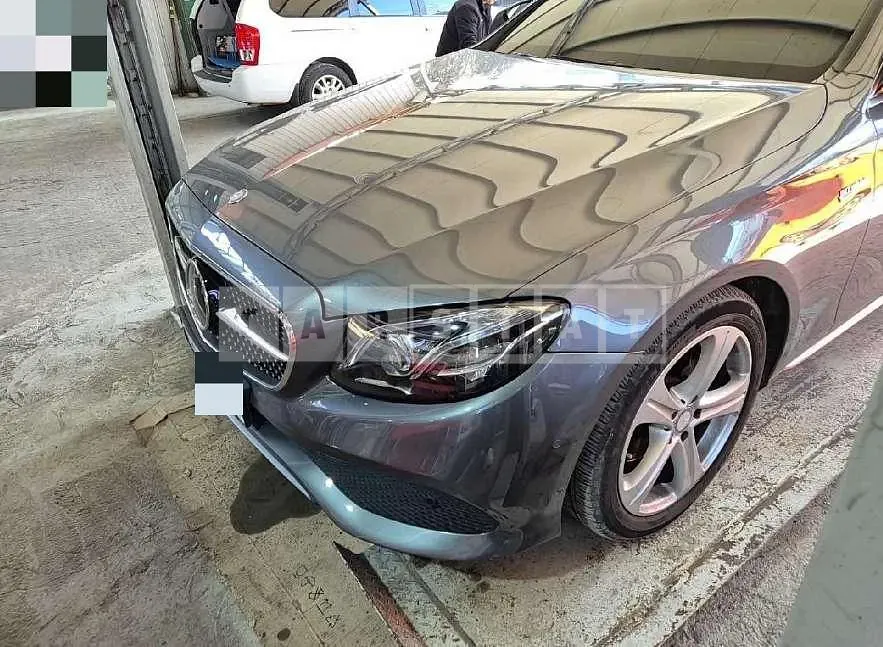 Photo 2 of 19: 2017 Mercedes-Benz E220 d — Korean insurance auction