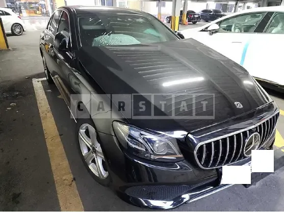 Photo 2 of 19: 2018 Mercedes-Benz E220 d, VIN WDDZF0EB3JA414908 — Korean insurance auction