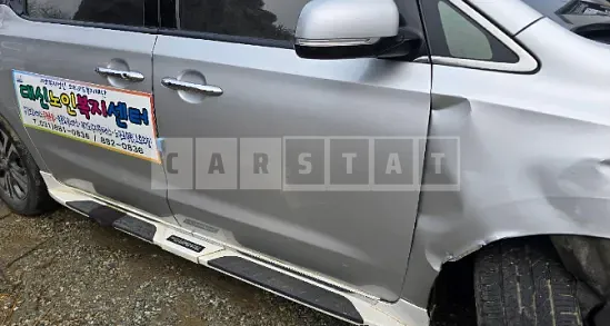 Photo 2 of 9: 2019 Kia Carnival — Korean insurance auction