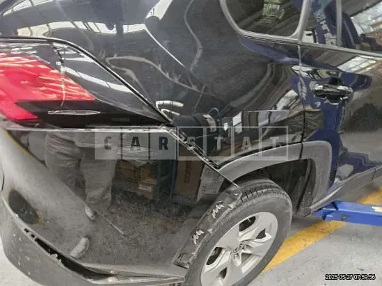 Photo 2 of 17: 2021 Toyota RAV4 — Korean insurance auction