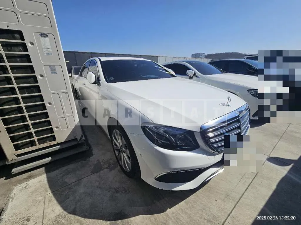 Photo 2 of 44: 2019 Mercedes-Benz E220 d 4Matic — Korean insurance auction