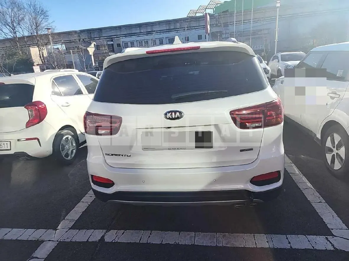Photo 2 of 27: 2019 Kia Sorento 2.2, VIN KNAPK81BBKA548471 — Korean insurance auction