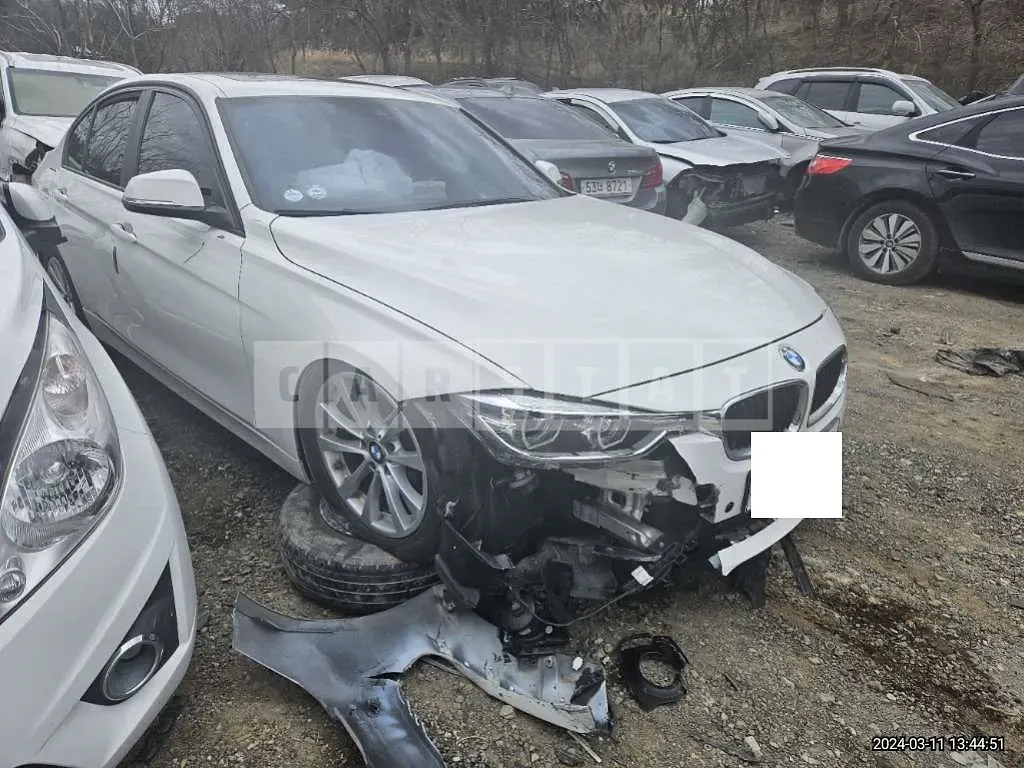 Photo 2 of 12: 2016 BMW 320d, VIN WBA8C5108GK639924 — Korean insurance auction