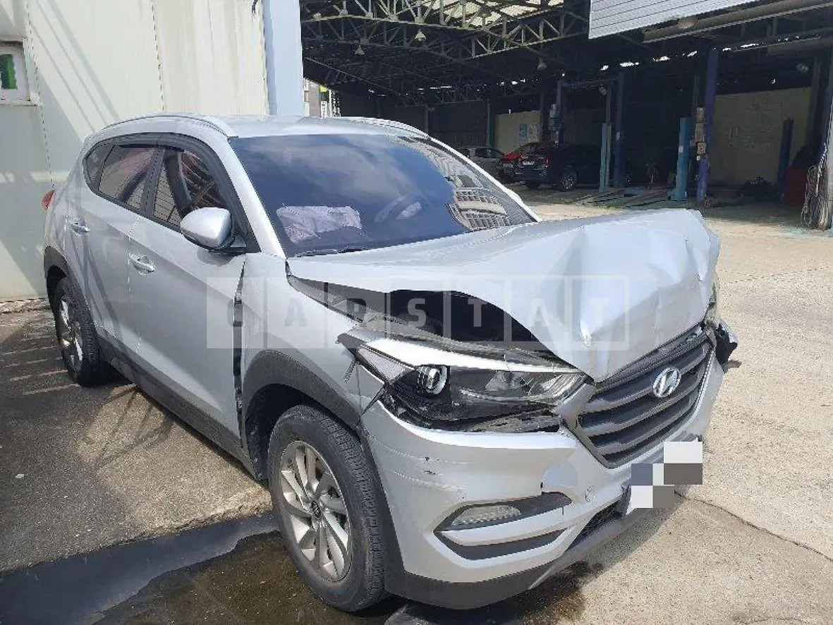 Photo 2 of 5: 2015 Hyundai Tucson — Korean insurance auction