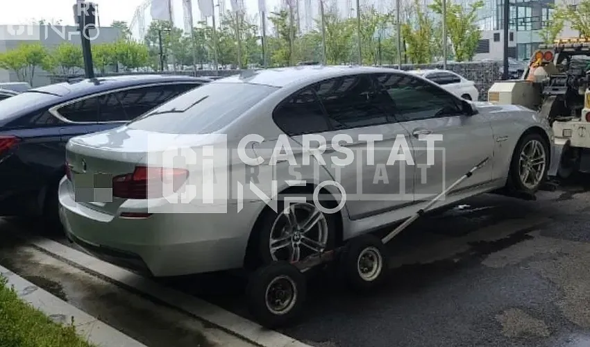Photo 2 of 2: 2016 BMW Salving 520d xDrive, VIN WBA5E7103GG567560 — Korean insurance auction