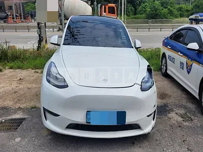 Photo 1 of 7: 2021 Tesla Model Y Long Range, VIN 5YJYGDEE9MF284844 — Korean insurance auction