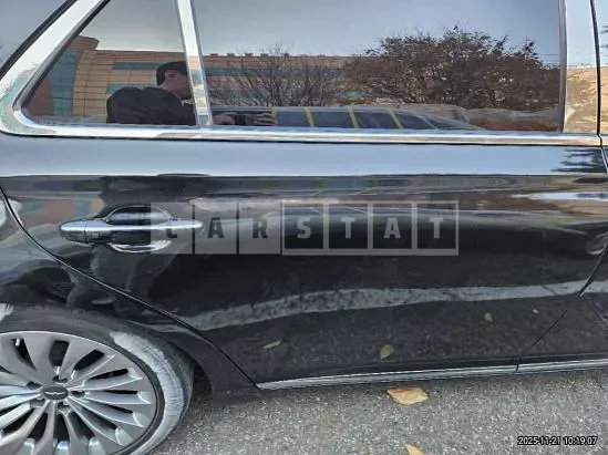 Photo 2 of 15: 2018 Hyundai EQ900, VIN KMHG541HDJU034507 — Korean insurance auction