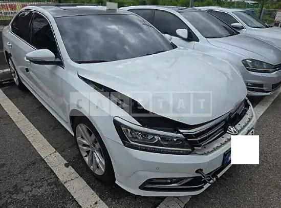 Photo 2 of 16: 2018 Volkswagen Passat 2.0 TSI — Korean insurance auction