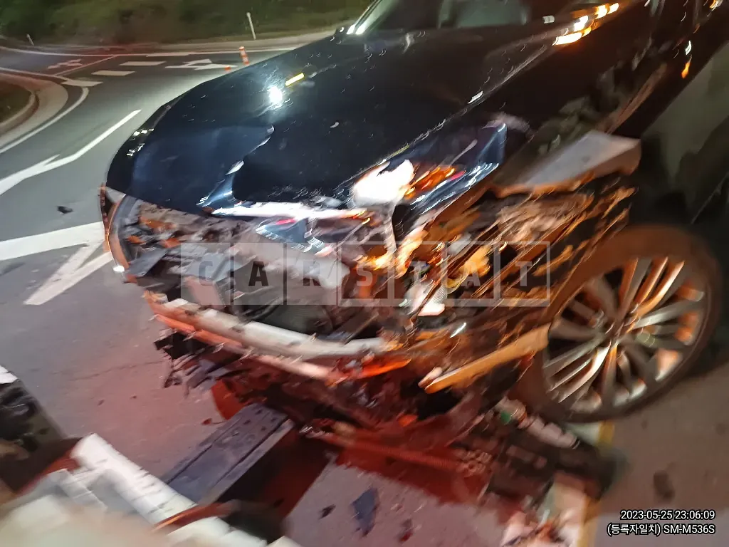 Photo 2 of 3: 2015 Genesis 3.3 — Korean insurance auction
