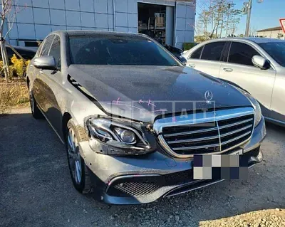 Photo 1 of 28: 2016 Mercedes-Benz E300 4Matic — Korean insurance auction