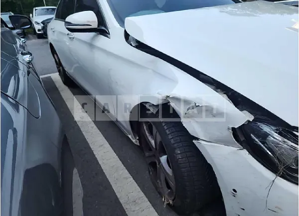 Photo 2 of 22: 2018 Mercedes-Benz E 200 — Korean insurance auction