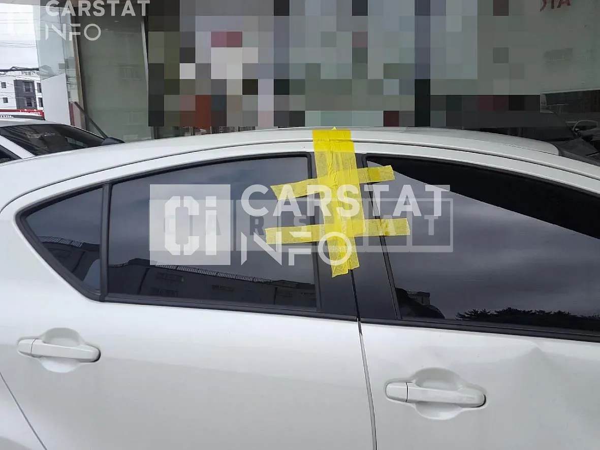 Photo 2 of 15: 2019 Toyota Prius C, VIN JTDKDTB3XK1629378 — Korean insurance auction