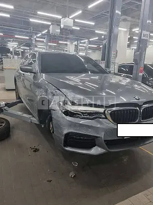 Photo 2 of 17: 2020 BMW 530i M Sport Package, VIN WBAJR5101LWW65459 — Korean insurance auction