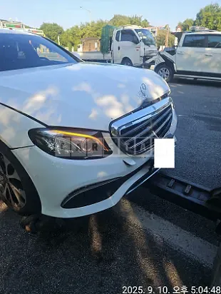 Photo 2 of 5: 2019 Mercedes-Benz E220 d 4Matic — Korean insurance auction