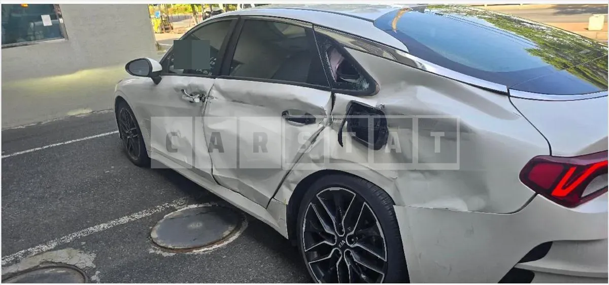 Photo 2 of 8: 2020 Kia K5 — Korean insurance auction