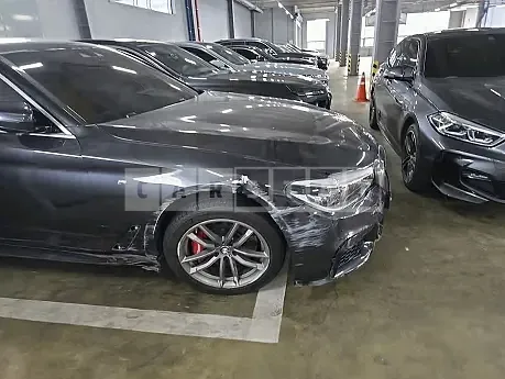 Photo 2 of 12: 2018 BMW 520d — Korean insurance auction