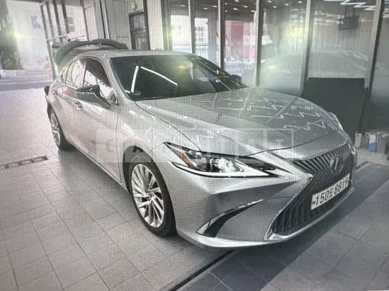 Photo 2 of 29: 2020 Lexus ES300h, VIN JTHB21B13L2091383 — Korean insurance auction