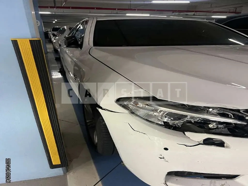 Photo 2 of 4: 2015 BMW 520d, VIN WBA5E5108FG055036 — Korean insurance auction