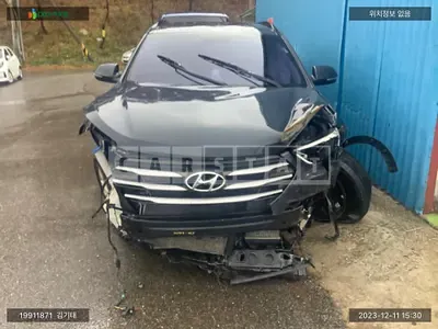 Photo 1 of 18: 2016 Hyundai Santa Fe, VIN KMHSW81UBGU696276 — Korean insurance auction