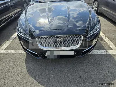 Photo 1 of 29: 2018 Jaguar XJ 3.0d — Korean insurance auction