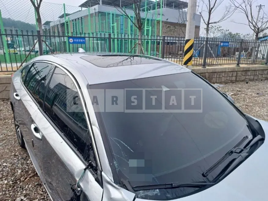 Photo 2 of 10: 2019 Honda Accord Hybrid, VIN 1HGCV3690KA511729 — Korean insurance auction