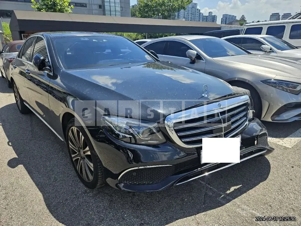 Photo 2 of 23: 2017 Mercedes-Benz E 400 4MAIC — Korean insurance auction