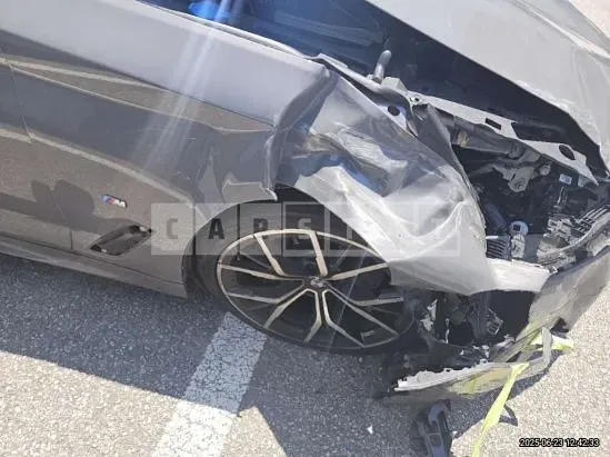 Photo 2 of 15: 2021 BMW 530i — Korean insurance auction