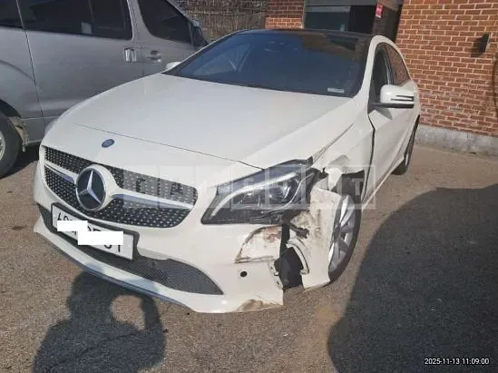 Photo 2 of 6: 2016 Mercedes-Benz A200 — Korean insurance auction