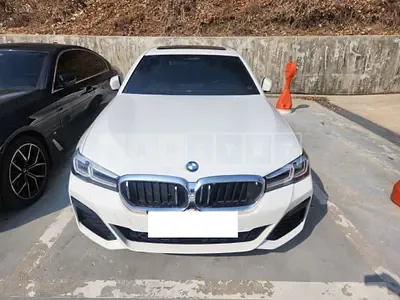 Photo 1 of 36: 2022 BMW 520i, VIN WBA11BH00NWX76227 — Korean insurance auction